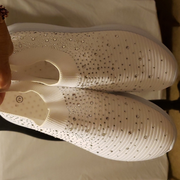 Brand new size says 41 inside sneaker but sticker says 42white bling stretch - Picture 7 of 7